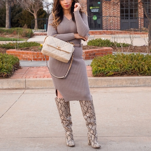 Ribbed Sweater Dress with slits - Picture 1 of 4